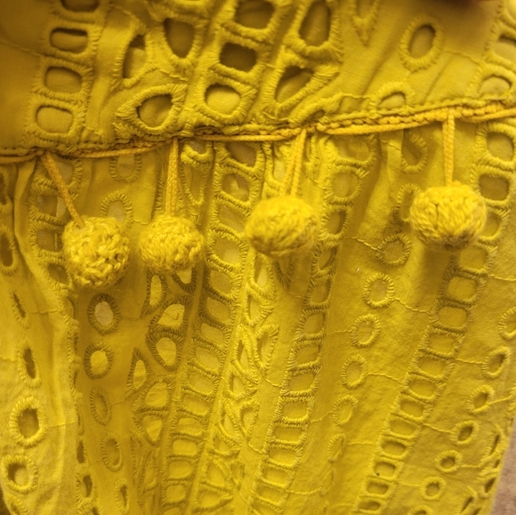 Eyelet lace sleeveless top - Picture 10 of 13